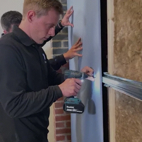 MuteClip Wall installation thummbnail 2 MuteClip Wall installation thummbnail 2