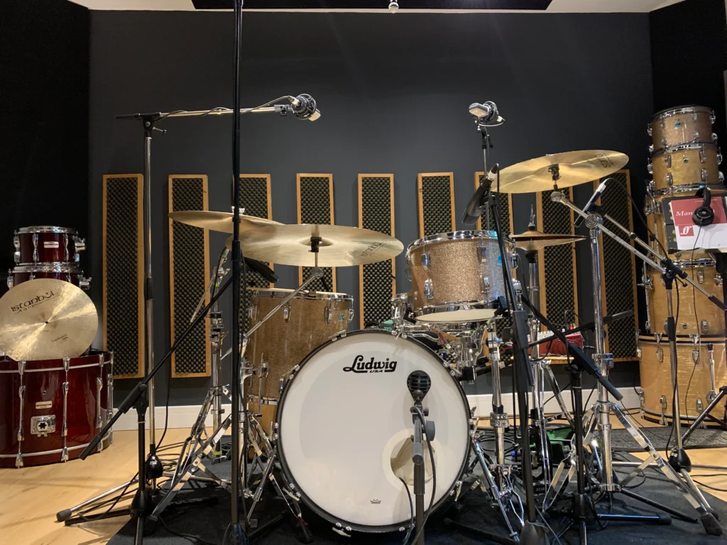 Drumkit in soundproof drum room